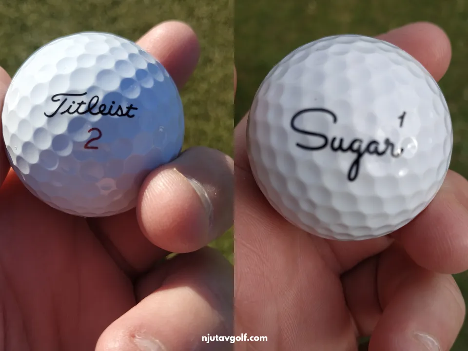 En Vit Boll Med Gropar